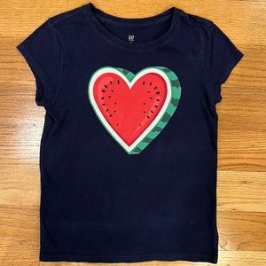 Gap watermelon heart shirt, size M (8/9)